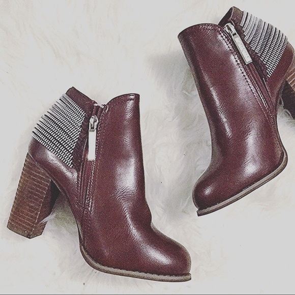 Shoes - Awesome burgundy glam booties